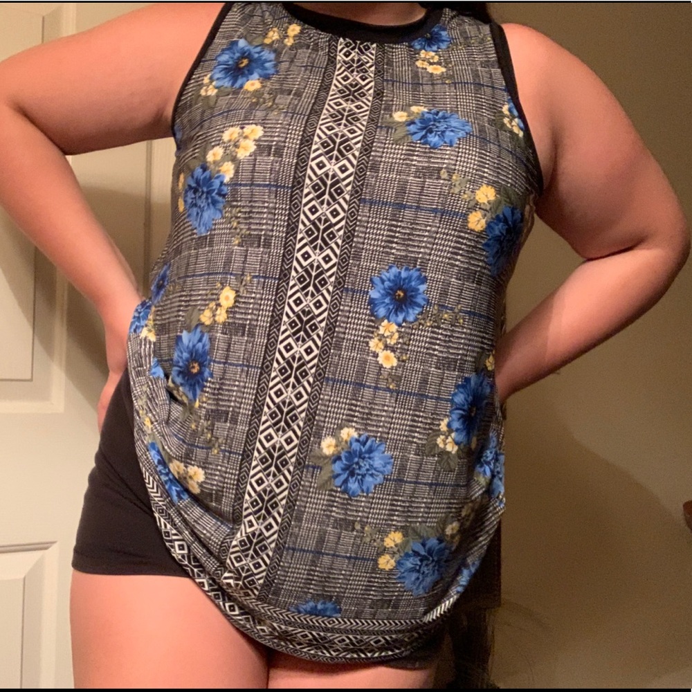 Thick strap tank top.